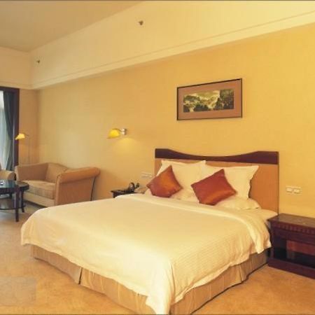 Phoenix Hotel Wuyi Jiangmen Chambre photo